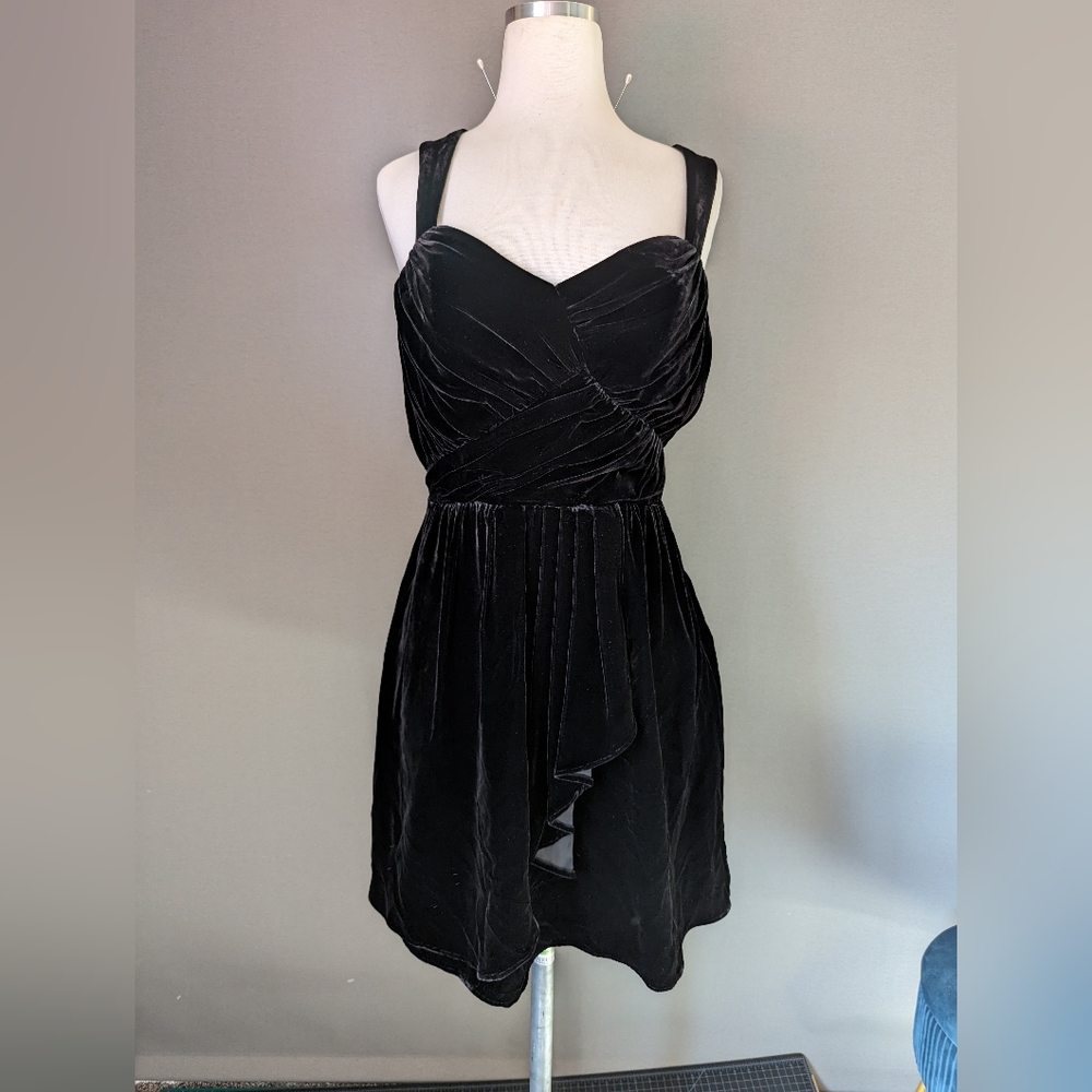 EXPRESS Black Velvet silk, sleeveless Cocktail LBD (Sz 6)